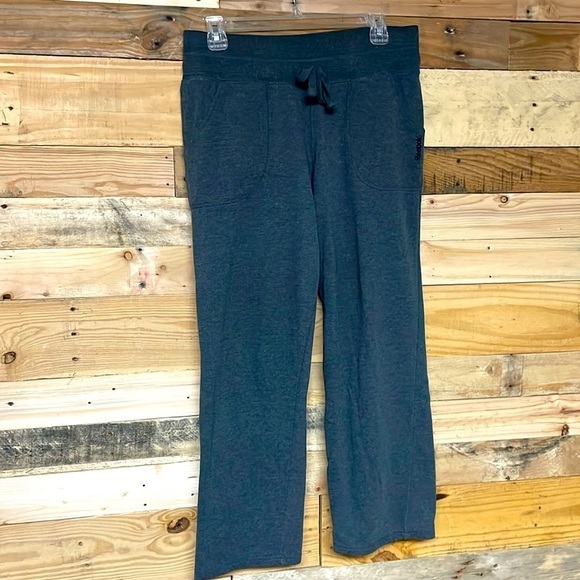 Reebok size medium gray sweatpants with pockets - Picture 1 of 7